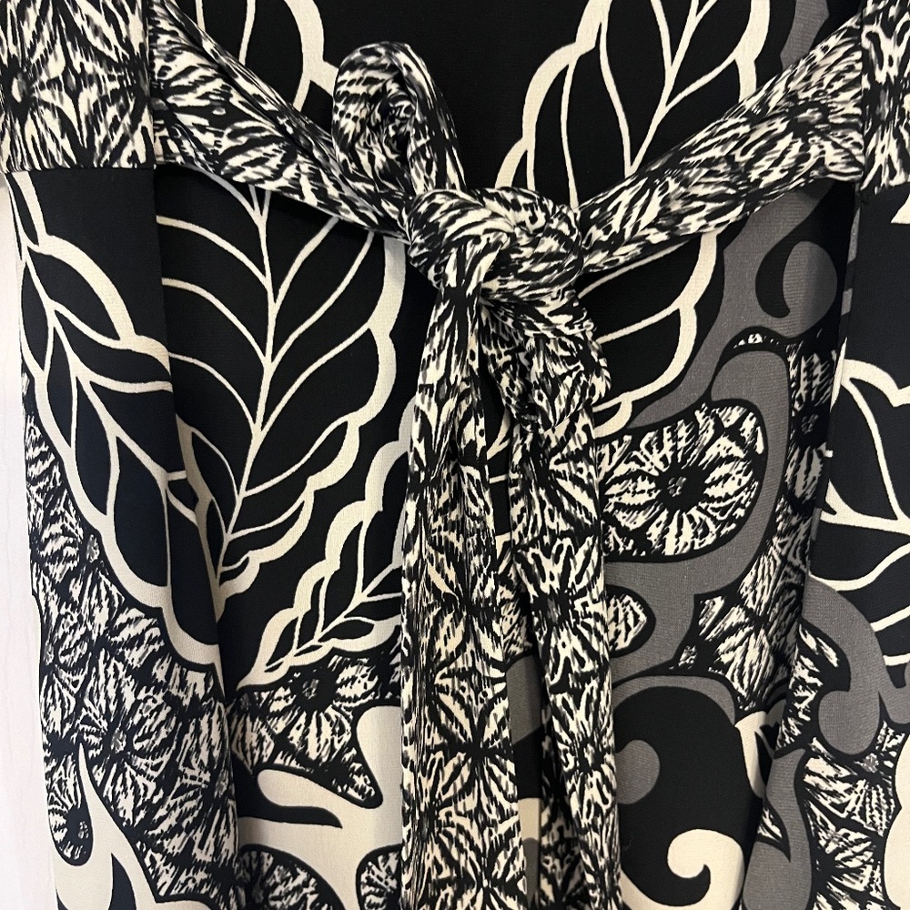 Black and white patterned dress